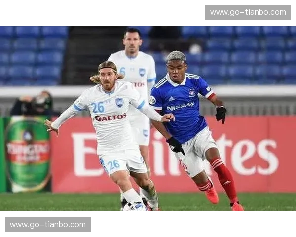 巅峰对决，荣耀之巅：墨胜利与布里斯班的绿茵传奇